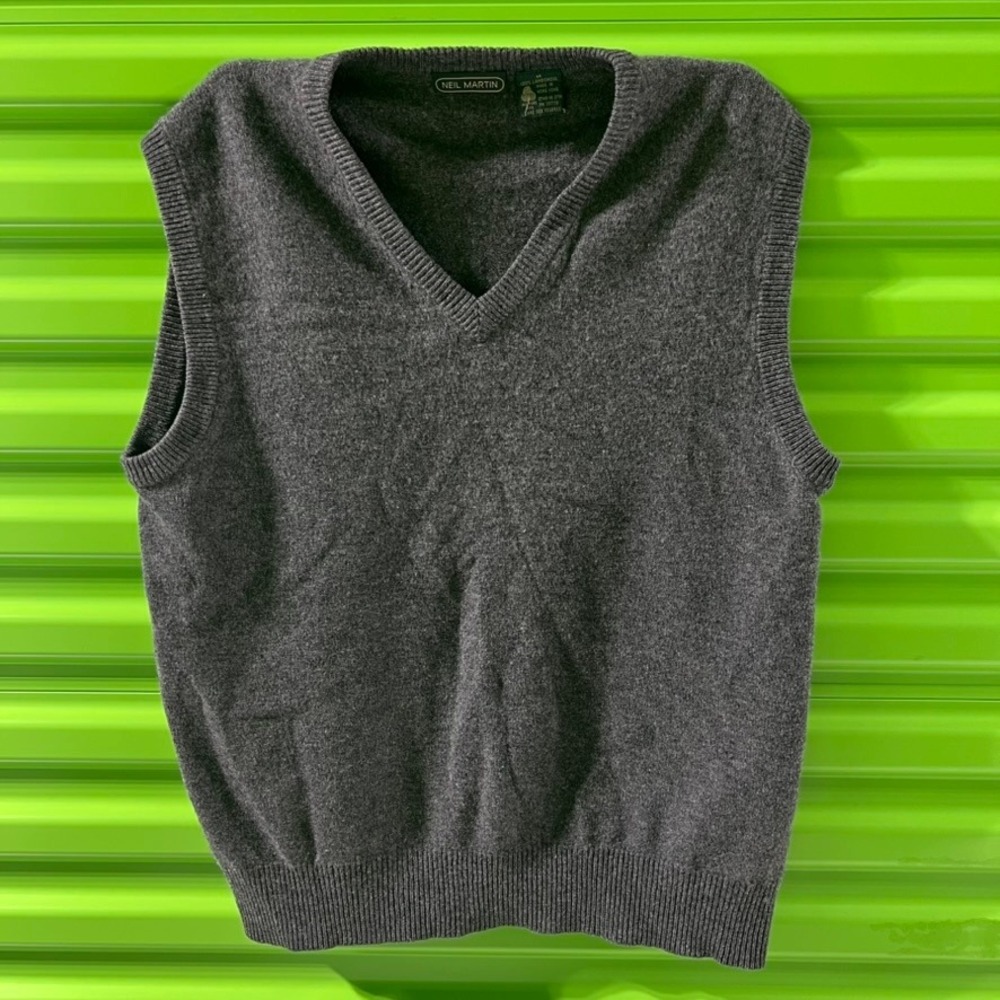 Neil Martin Mens Gray 100% Lambswool V-Neck Sweater Vest Size M Charcoal Knit